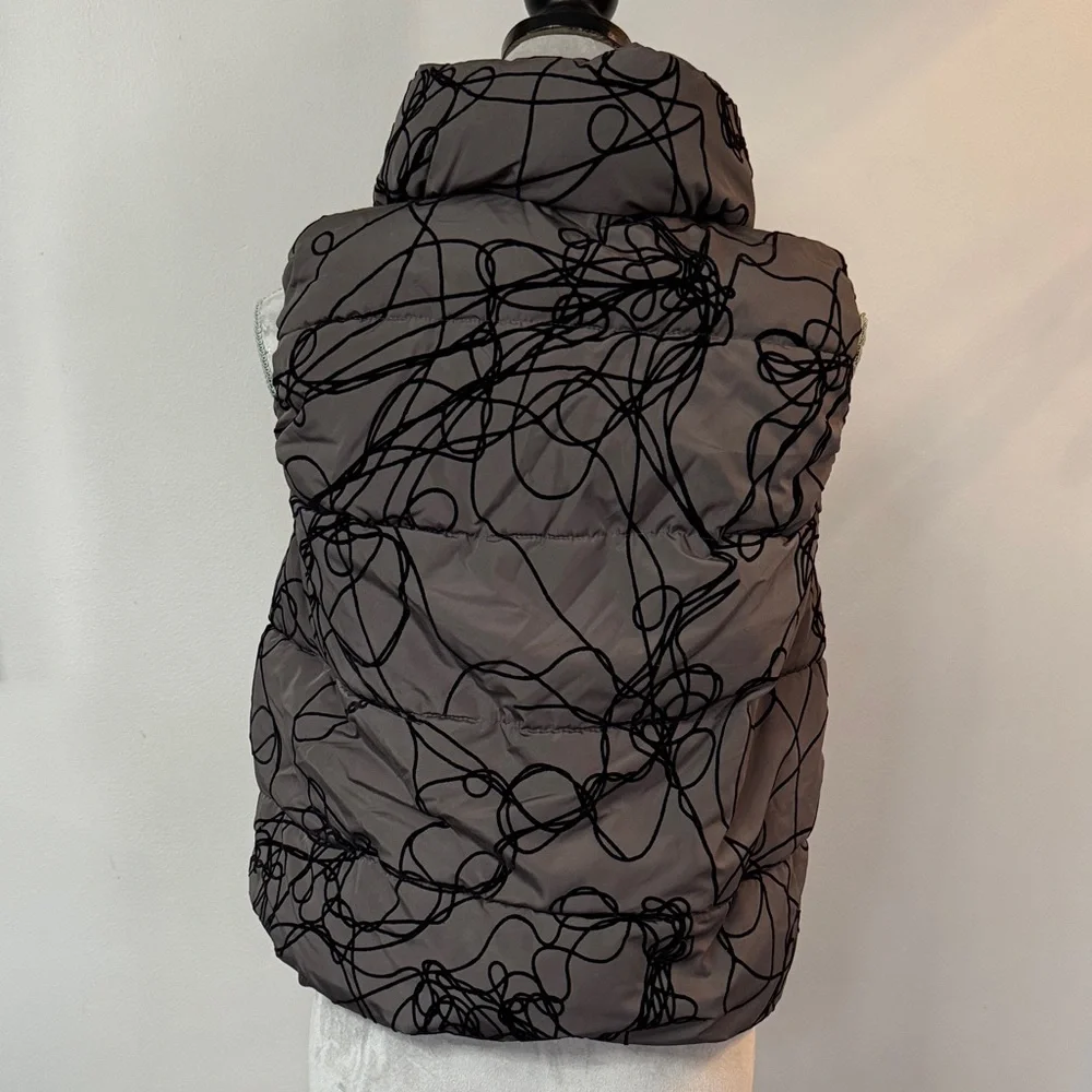 Calvin Klein velour scribble Gray and Black Patterned Puffer Vest EUC M - Picture 5 of 14